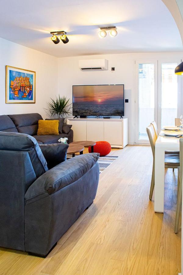 Three Bedroom Apartment With Old Town View - Orlanda'S Apartment Дубровник Екстериор снимка