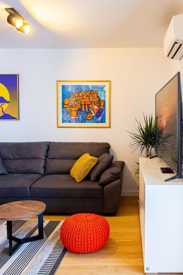 Three Bedroom Apartment With Old Town View - Orlanda'S Apartment Дубровник Екстериор снимка