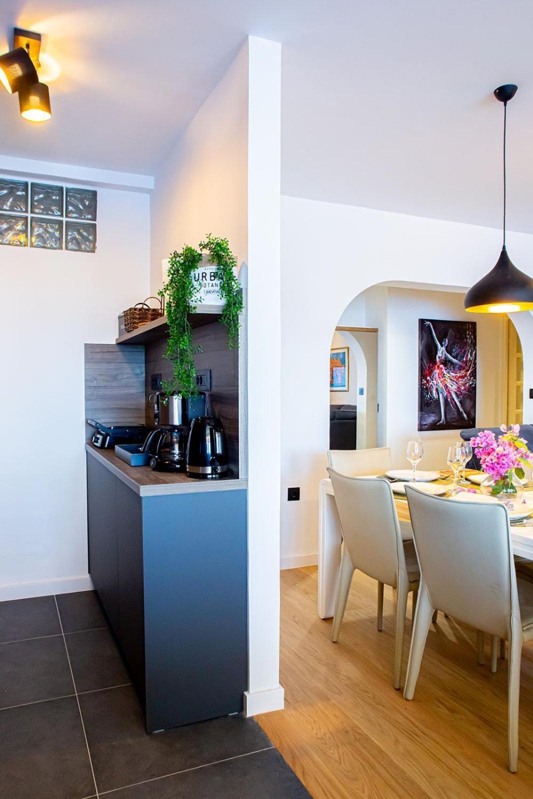 Three Bedroom Apartment With Old Town View - Orlanda'S Apartment Дубровник Екстериор снимка