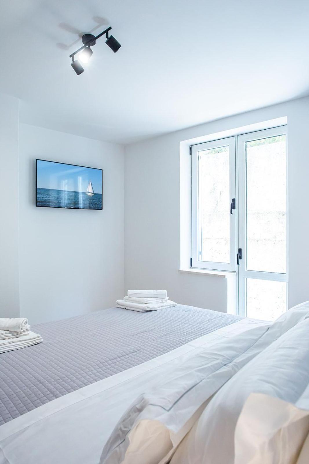 Three Bedroom Apartment With Old Town View - Orlanda'S Apartment Дубровник Екстериор снимка