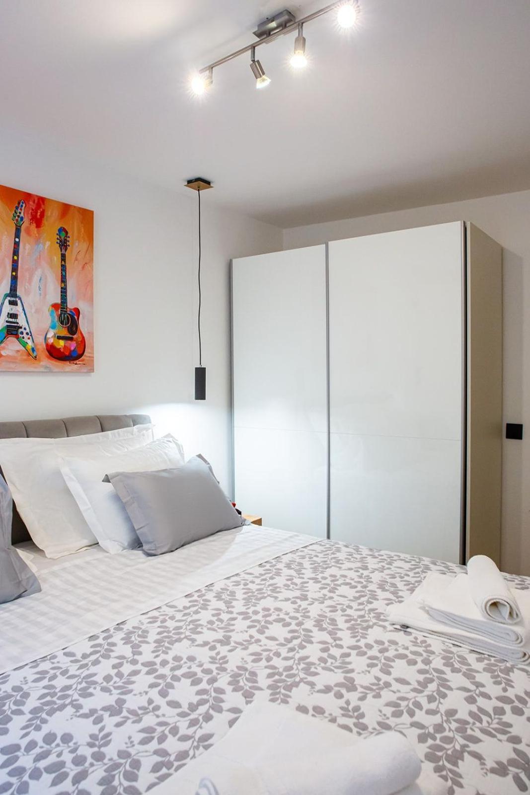 Three Bedroom Apartment With Old Town View - Orlanda'S Apartment Дубровник Екстериор снимка
